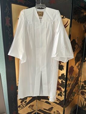 Moorelon White Graduation Gown with Label